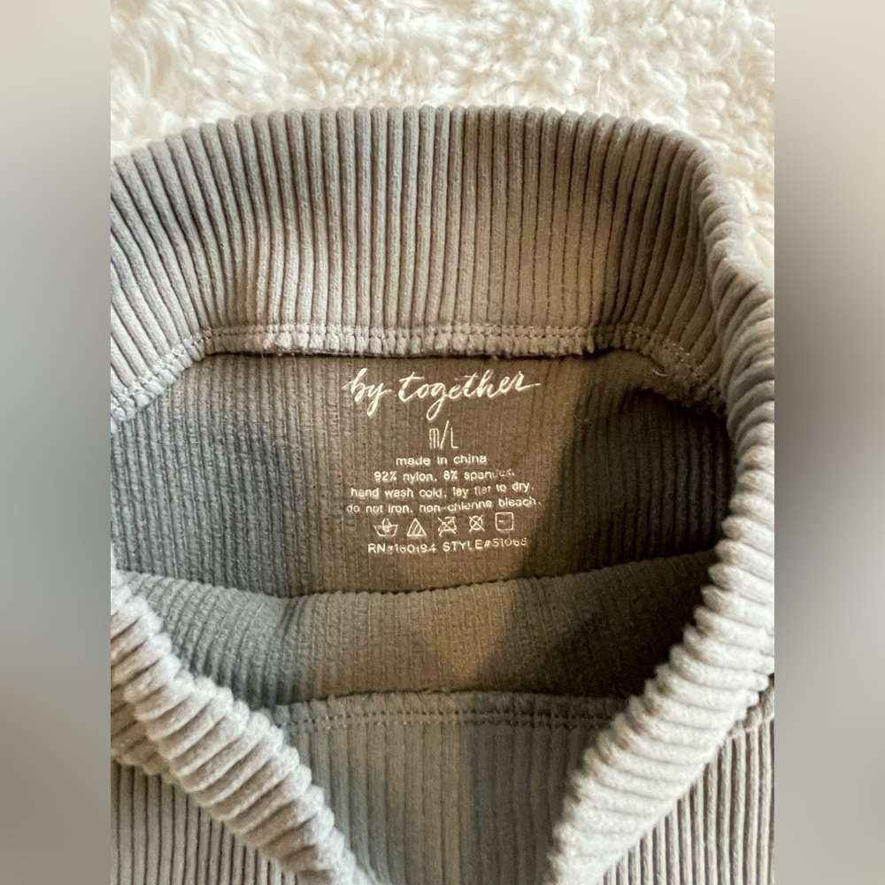 By Together Light Gray Ribbed Mockneck Top - Picture 3 of 4